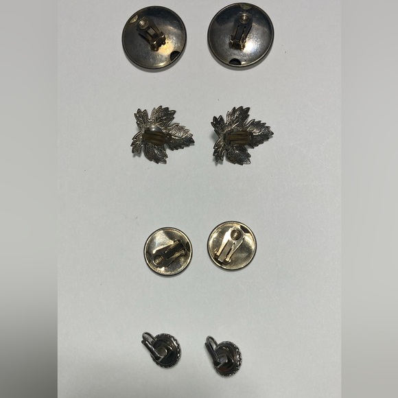 LOT OF 4 VINTAGE SILVER TONE CLIP ON EARRINGS - Picture 2 of 16